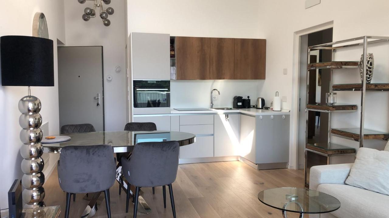 Ferienwohnung 瓦雷泽 外观 照片